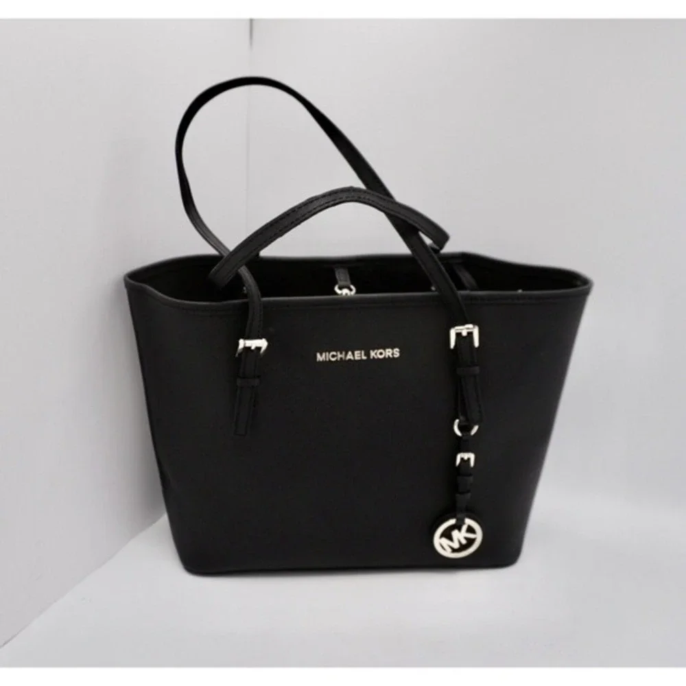 Michael Kors Voyager Medium Tote Bag Black Saffiano Leather Silver‎ Tone 37-03